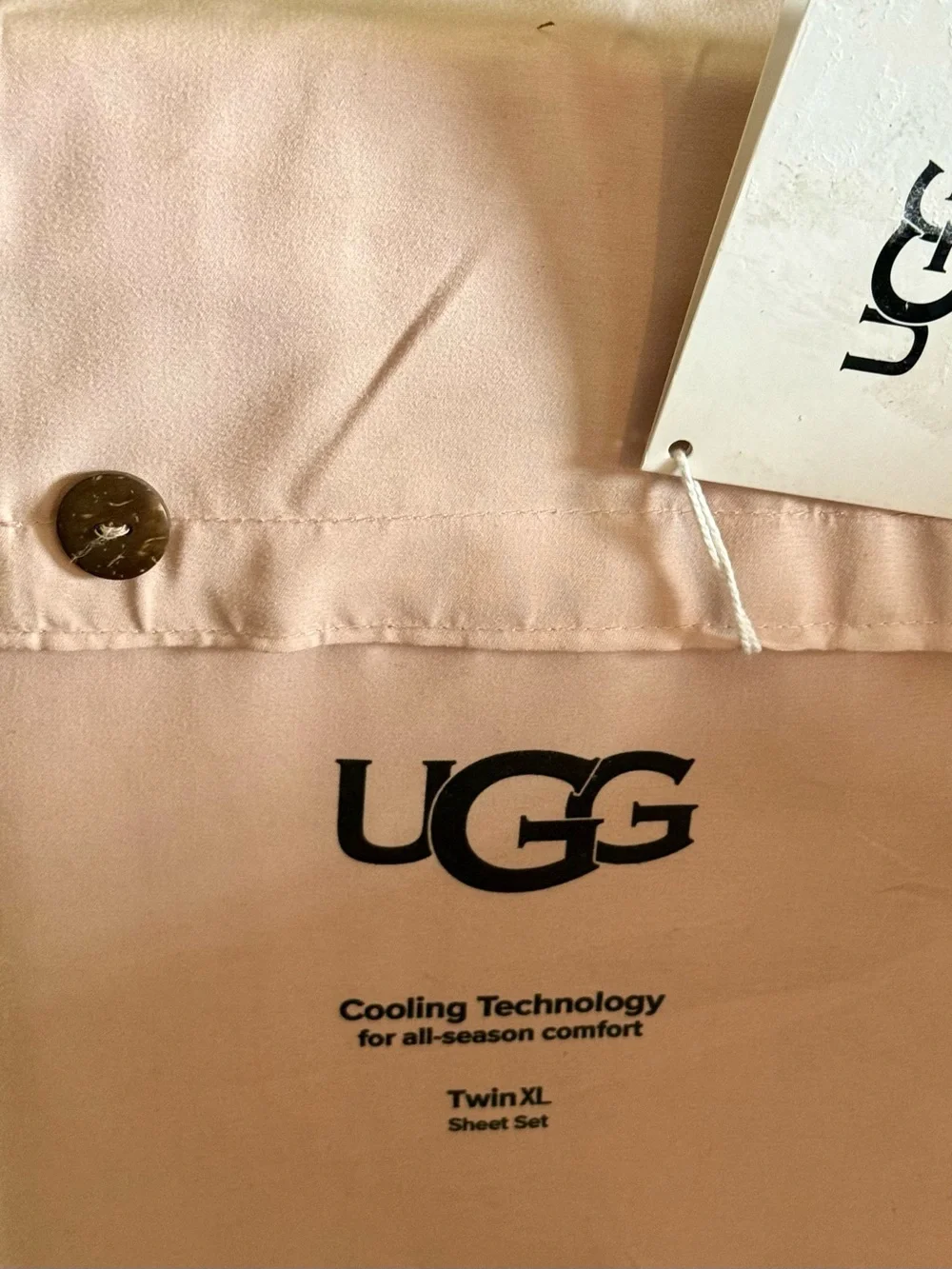 UGG Twin XL Sheet Set Rose Tint Cooling Tech Moisture Wicking 100% Polyester